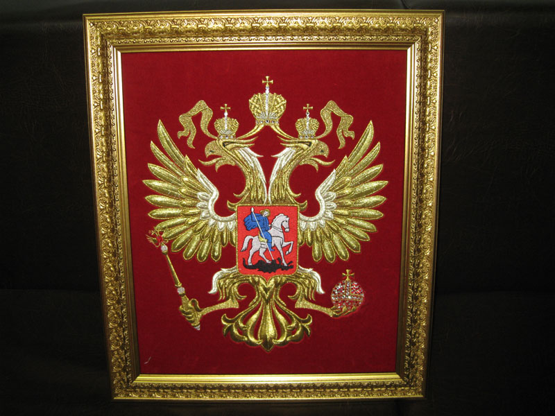 Вышивка Герба РФ в раме золото